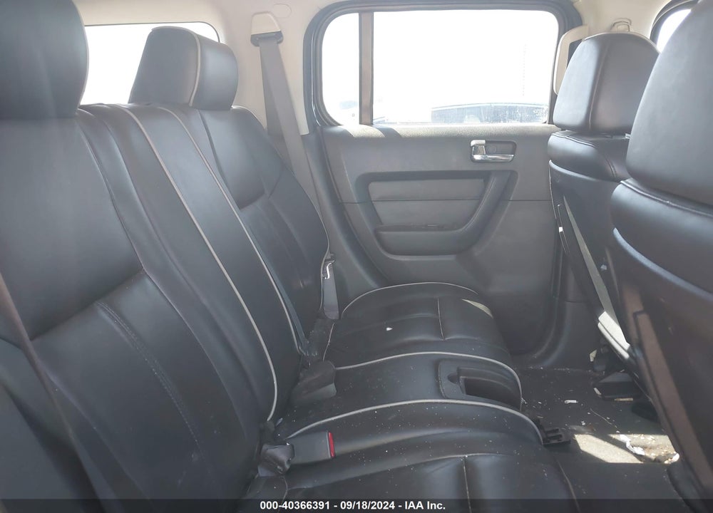 2007 HUMMER H3 SUV VIN: 5GTDN13E378187223