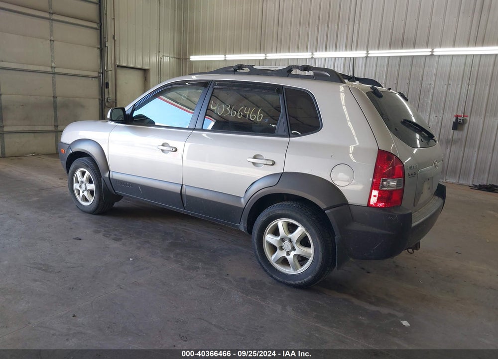 2005 HYUNDAI TUCSON GLS/LX VIN: KM8JN72D35U239102