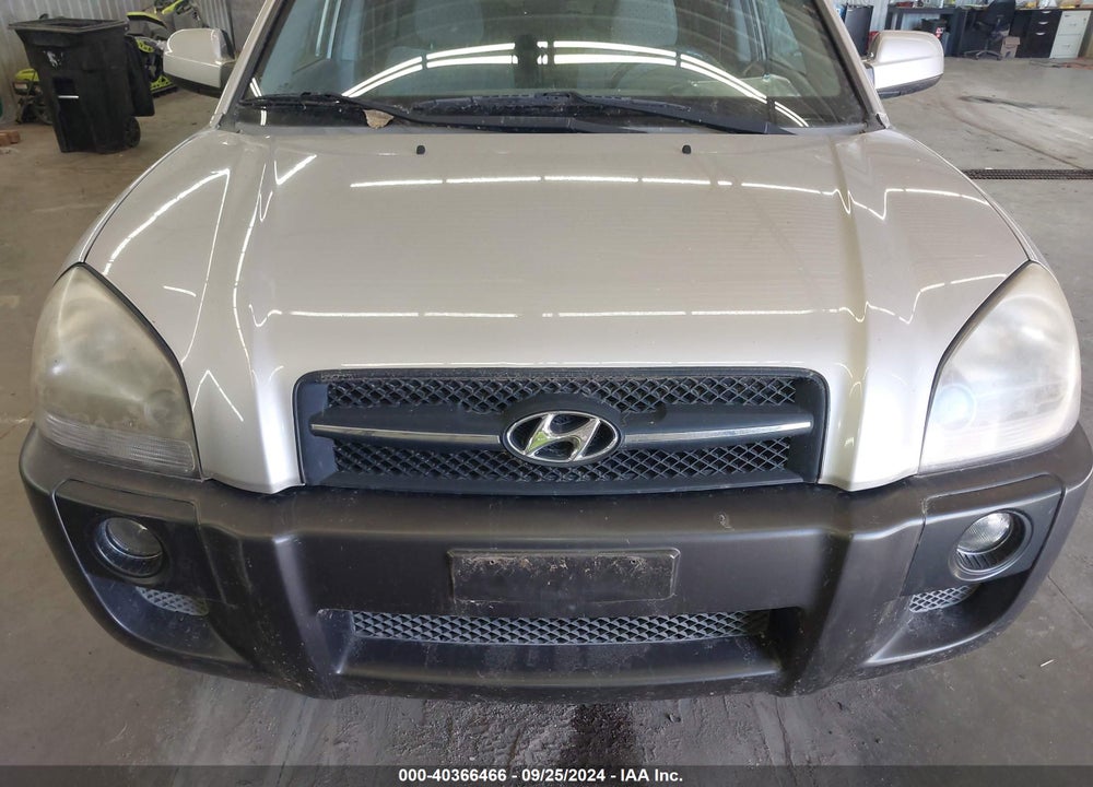 2005 HYUNDAI TUCSON GLS/LX VIN: KM8JN72D35U239102