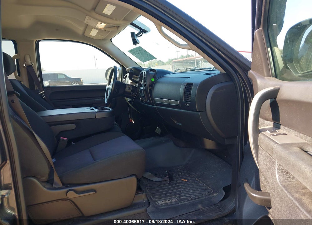 2010 CHEVROLET SILVERADO 1500 LT VIN: 3GCRCSE09AG205056