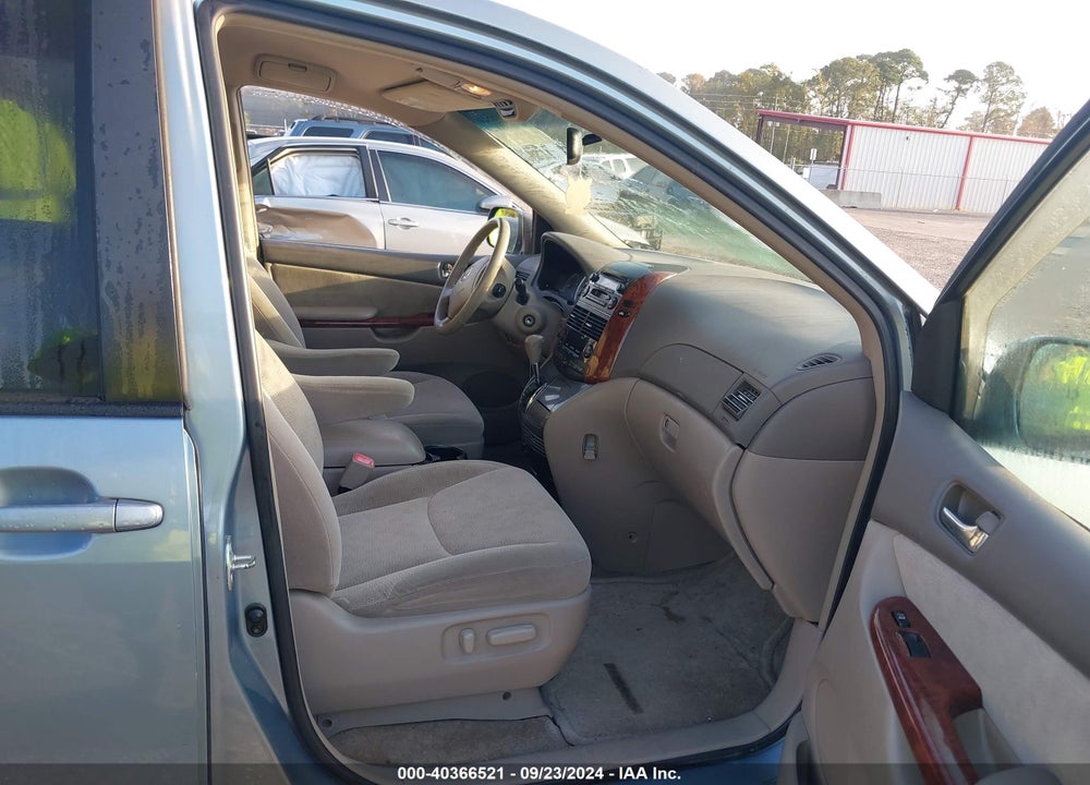 2005 TOYOTA SIENNA XLE VIN: 5TDZA22C25S274537