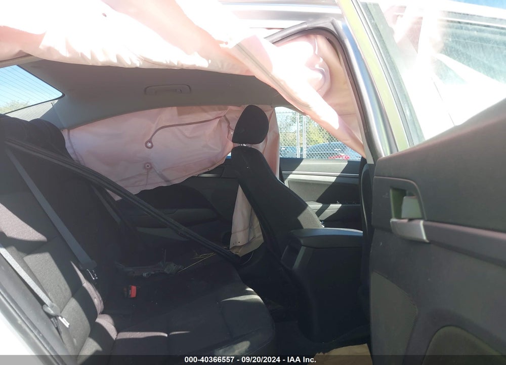 2018 HYUNDAI ELANTRA SEL VIN: KMHD84LF6JU620827