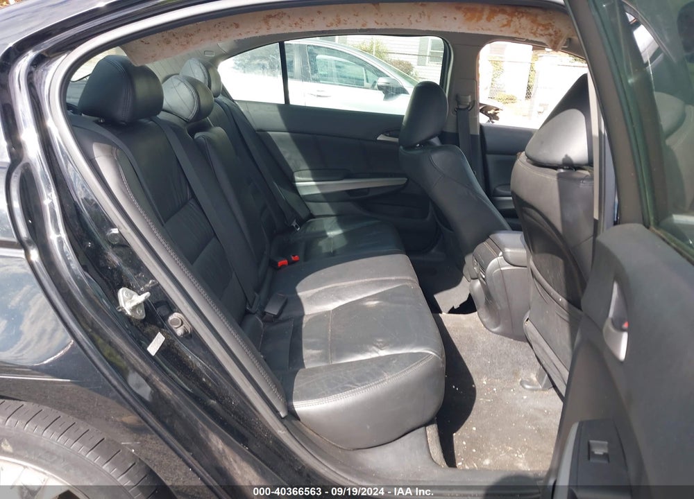 2010 HONDA ACCORD 2.4 EX-L VIN: 1HGCP2F85AA055882