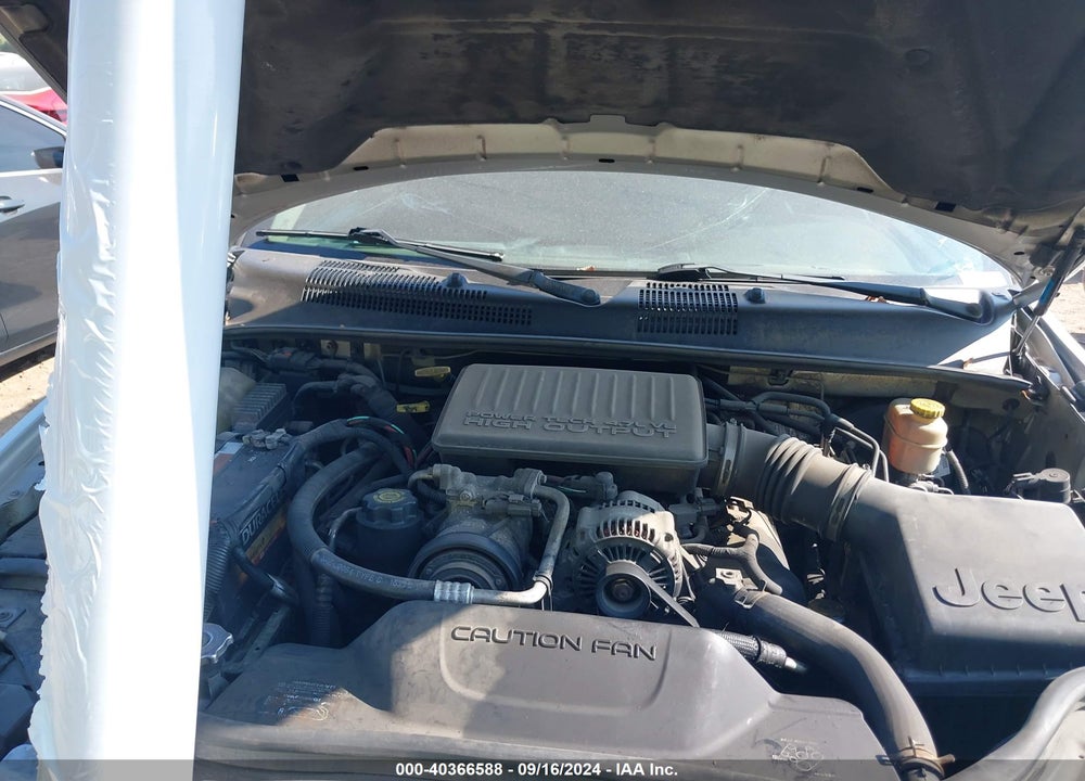 2004 JEEP GRAND CHEROKEE LAREDO VIN: 1J4GW48J84C213603
