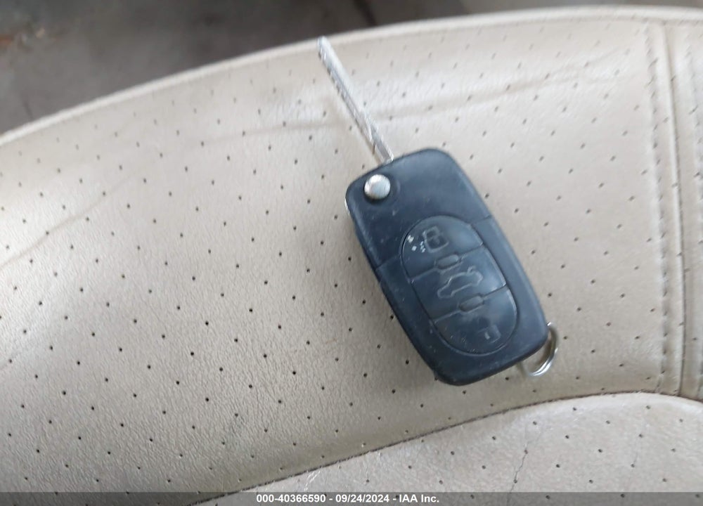 2000 VOLKSWAGEN NEW BEETLE GLX VIN: 3VWDD21C8YM472303