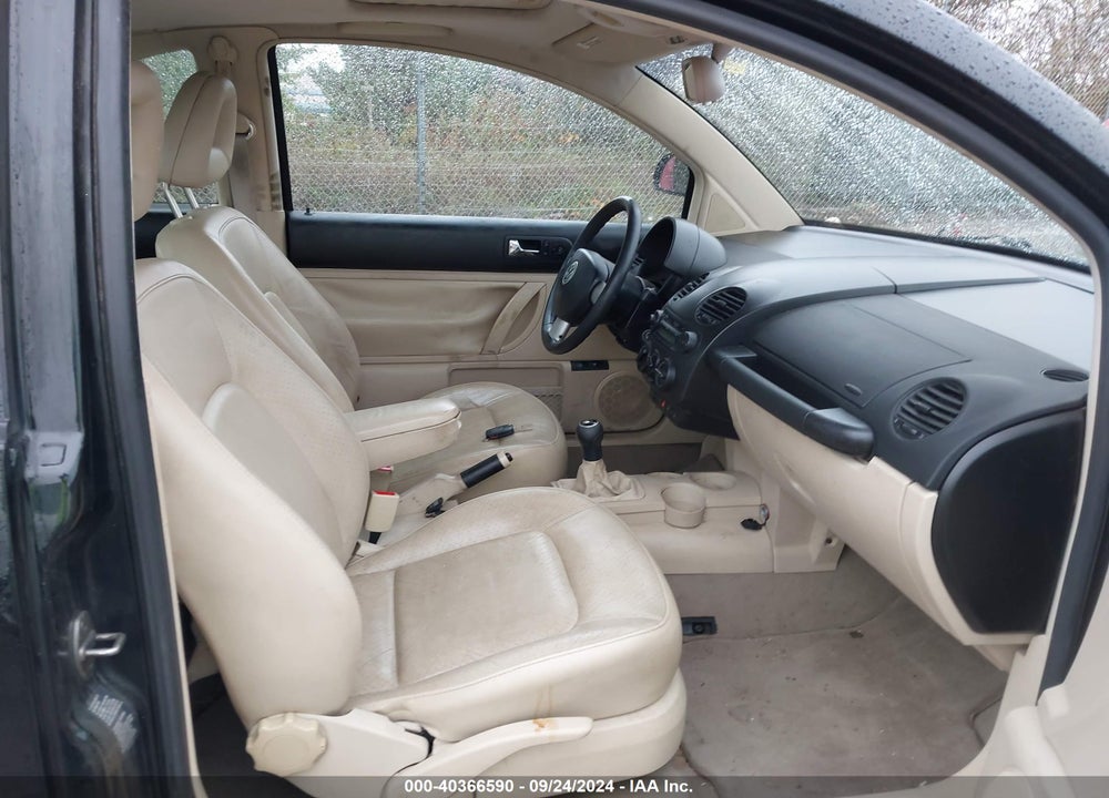 2000 VOLKSWAGEN NEW BEETLE GLX VIN: 3VWDD21C8YM472303