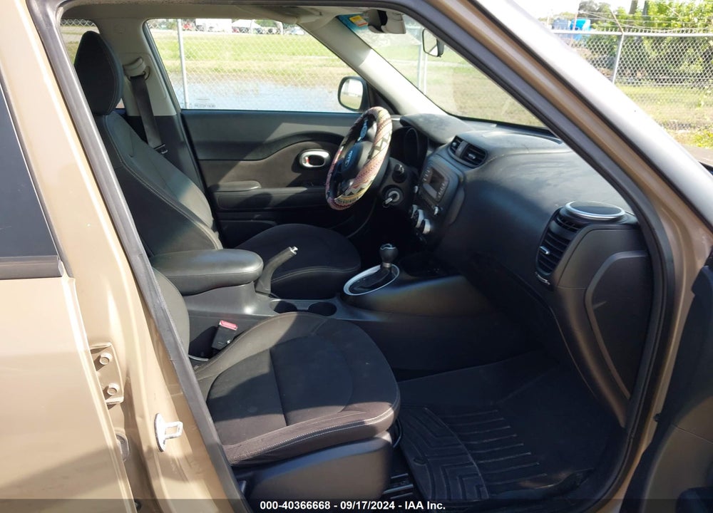2014 KIA SOUL VIN: KNDJN2A24E7109996