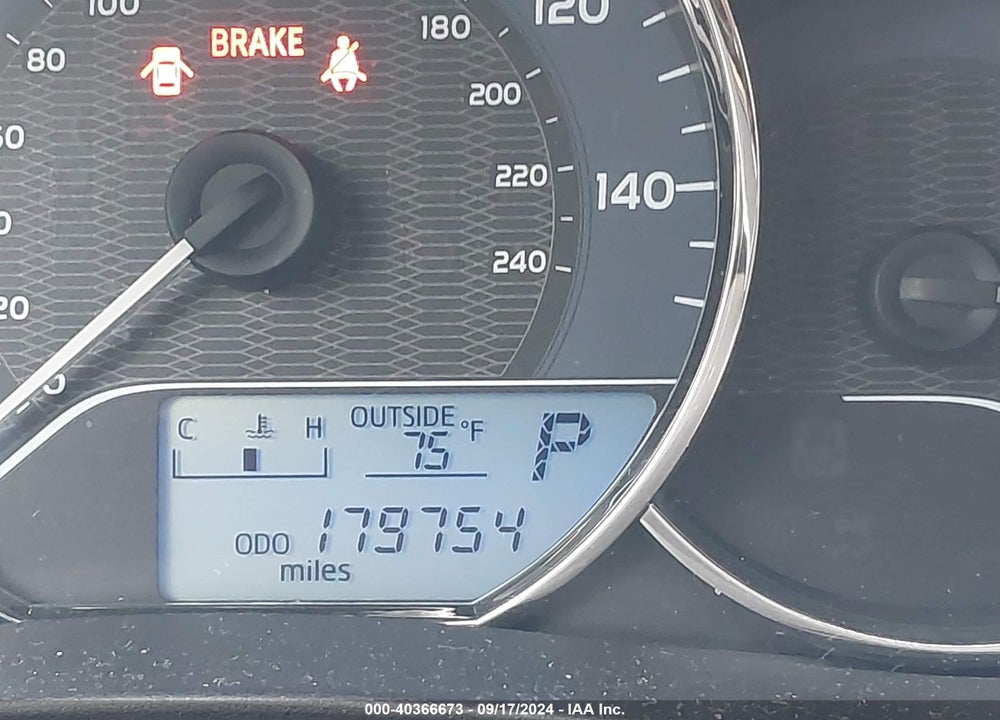 2015 TOYOTA COROLLA LE VIN: 2T1BURHE5FC240886