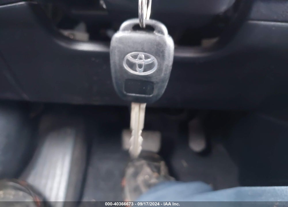 2015 TOYOTA COROLLA LE VIN: 2T1BURHE5FC240886