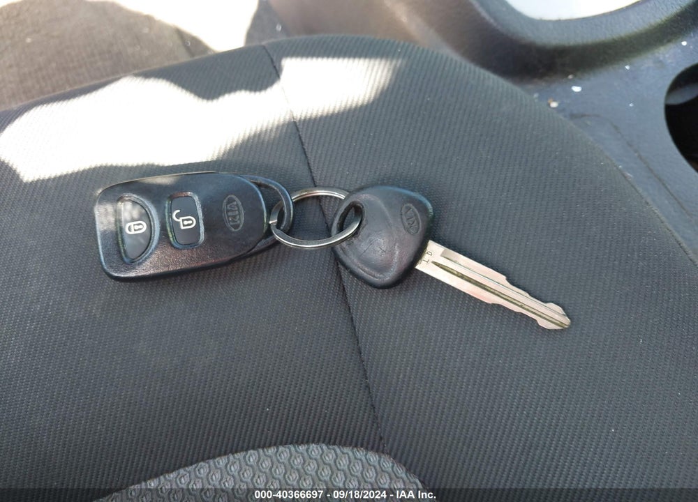 2009 KIA SPECTRA5 SX VIN: KNAFE241695024861
