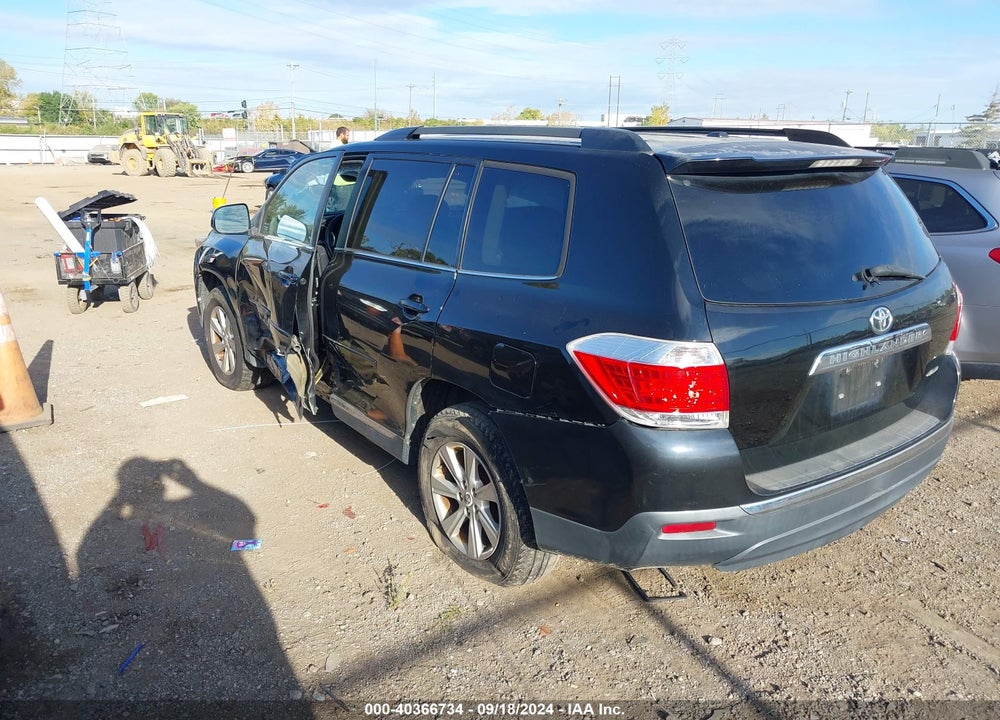 2011 TOYOTA HIGHLANDER SE V6 VIN: 5TDBK3EHXBS041173