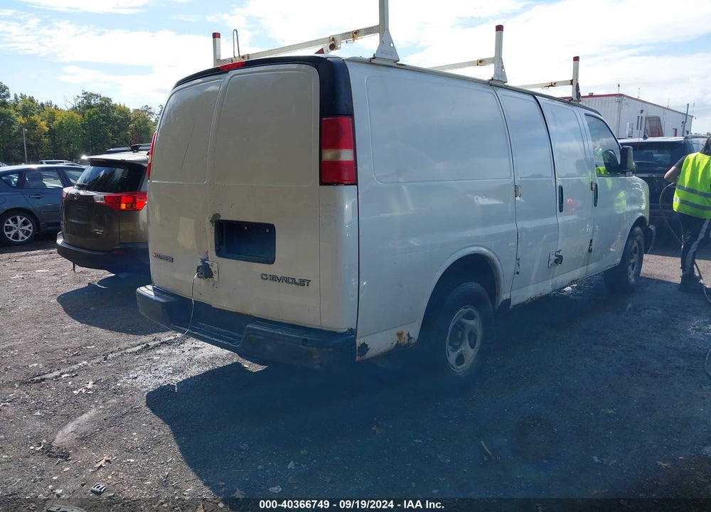 2004 CHEVROLET EXPRESS VIN: 1GCFG15T541122562