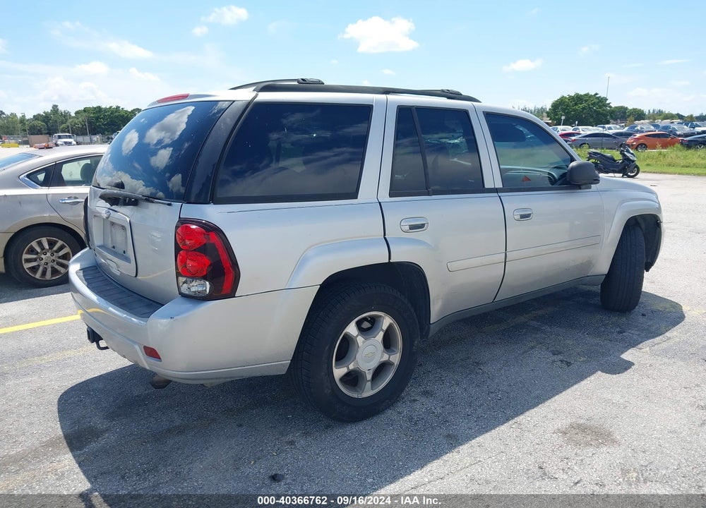 2008 CHEVROLET TRAILBLAZER LT VIN: 1GNDS13S882200923