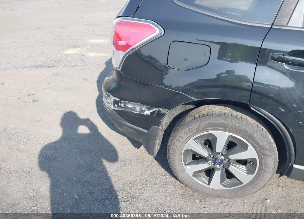 2017 SUBARU FORESTER 2.5I PREMIUM VIN: JF2SJAEC9HH505385