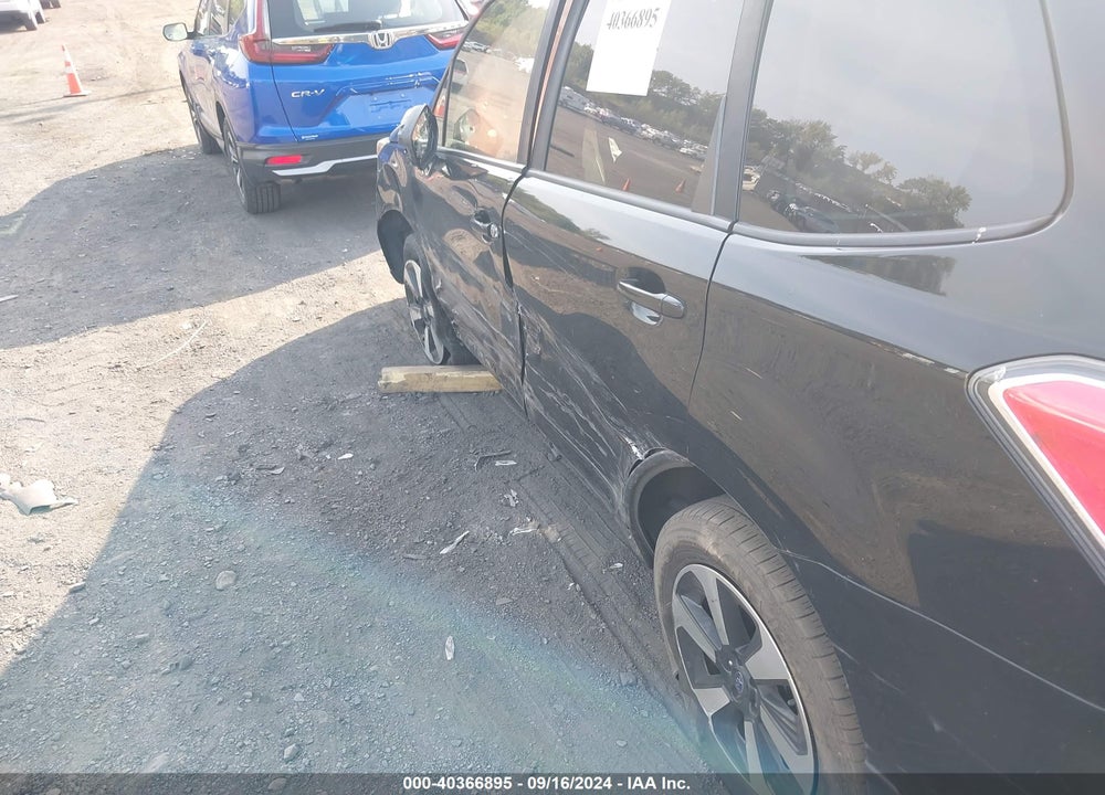 2017 SUBARU FORESTER 2.5I PREMIUM VIN: JF2SJAEC9HH505385