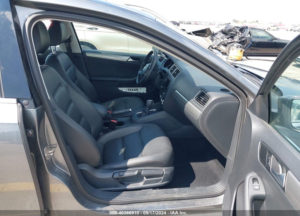 2016 VOLKSWAGEN JETTA 1.4T SE VIN: 3VWD67AJ7GM372391