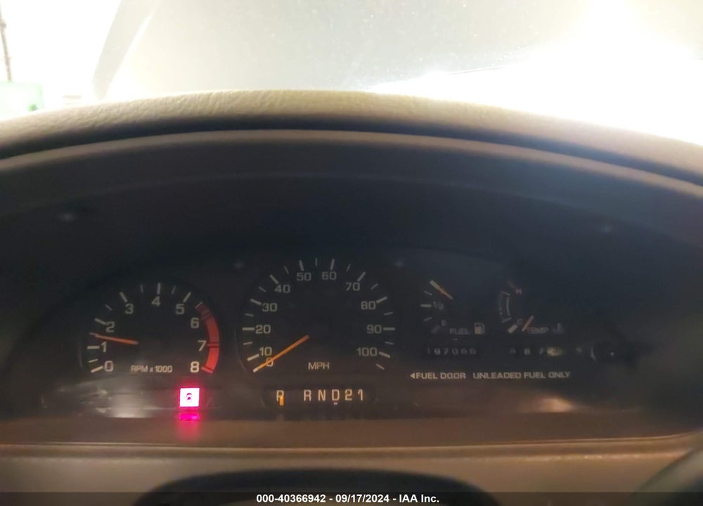 2000 NISSAN QUEST GLE/GXE/SE-CLOTH/SE-LEATHER VIN: 4N2XN11T7YD809575