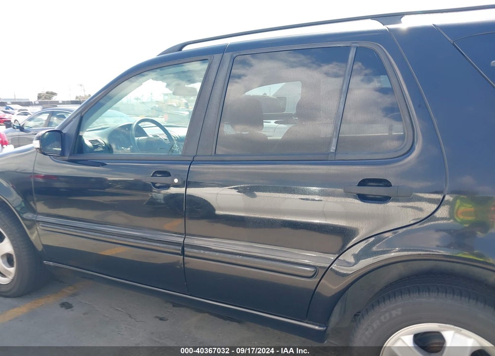 2004 MERCEDES-BENZ ML 350 4MATIC VIN: 4JGAB57E74A482670
