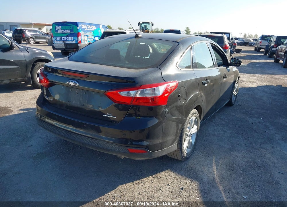 2014 FORD FOCUS SE VIN: 1FADP3F28EL438834