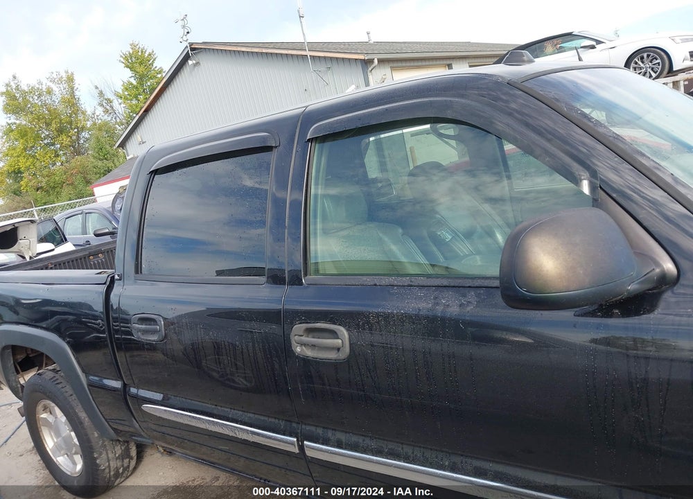 2005 GMC SIERRA 1500 SLT VIN: 2GTEK13T451335740