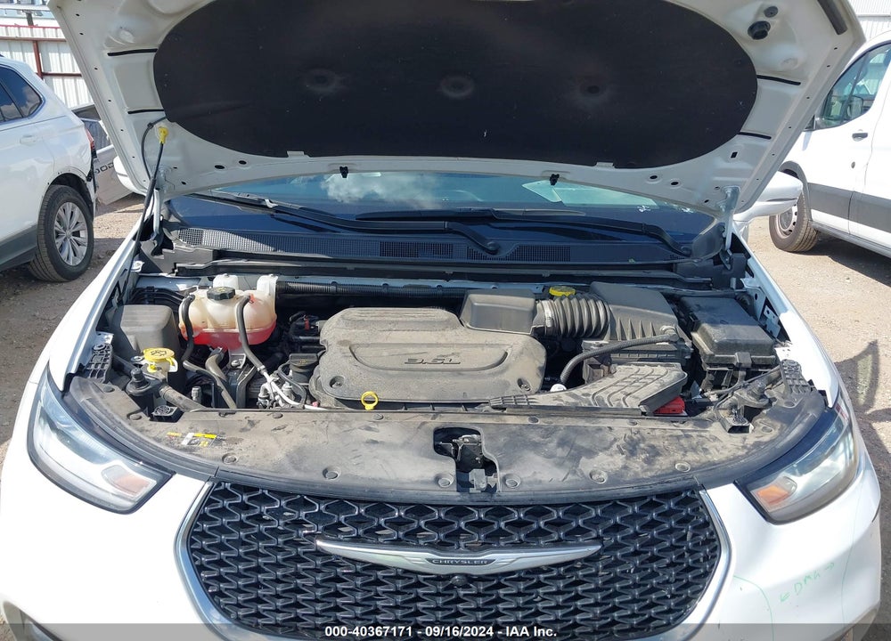 2022 CHRYSLER PACIFICA TOURING L VIN: 2C4RC1BG4NR235030