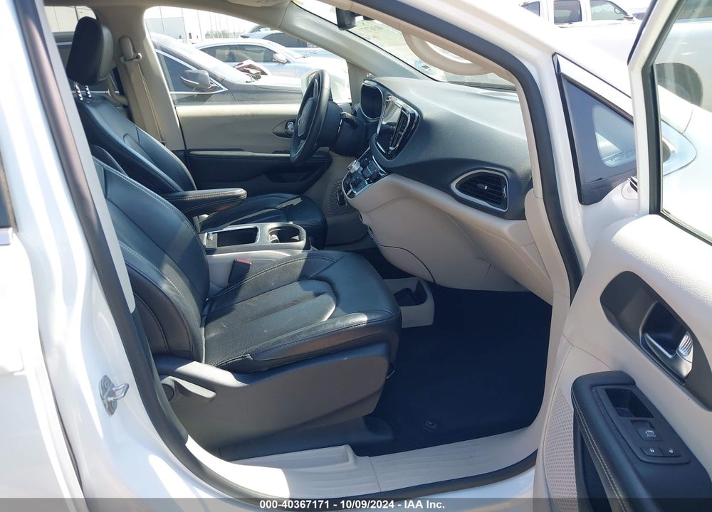2022 CHRYSLER PACIFICA TOURING L VIN: 2C4RC1BG4NR235030