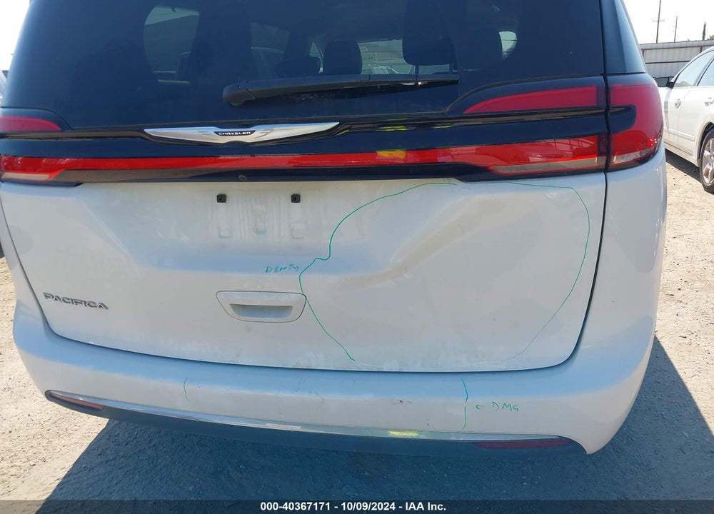 2022 CHRYSLER PACIFICA TOURING L VIN: 2C4RC1BG4NR235030