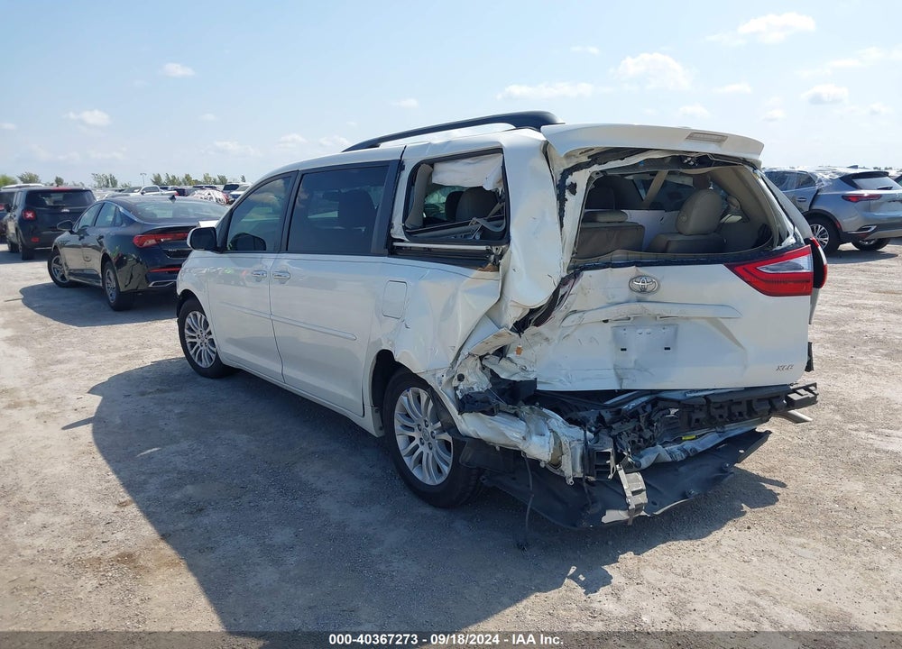 2017 TOYOTA SIENNA XLE 8 PASSENGER VIN: 5TDYZ3DCXHS883726