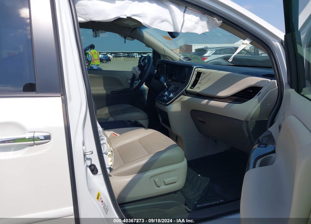 2017 TOYOTA SIENNA XLE 8 PASSENGER VIN: 5TDYZ3DCXHS883726