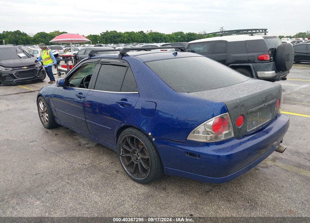 2001 LEXUS IS 300 VIN: JTHBD182710018147