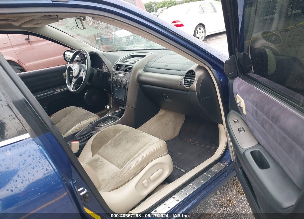 2001 LEXUS IS 300 VIN: JTHBD182710018147