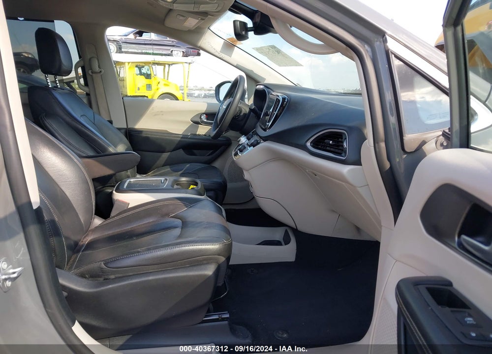 2022 CHRYSLER PACIFICA TOURING L VIN: 2C4RC1BG2NR214824
