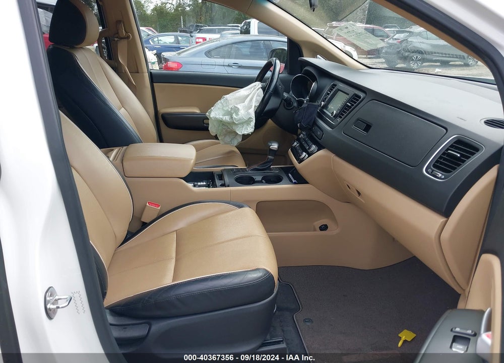 2018 KIA SEDONA LX VIN: KNDMB5C15J6350932