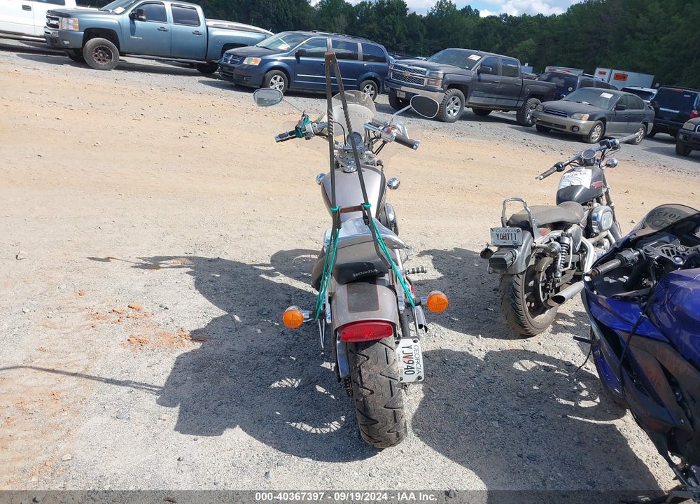 2000 HONDA VT600 CD2 VIN: JH2PC2167YM000352