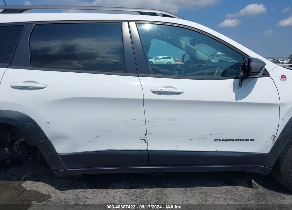 2019 JEEP CHEROKEE TRAILHAWK 4X4 VIN: 1C4PJMBX0KD422116