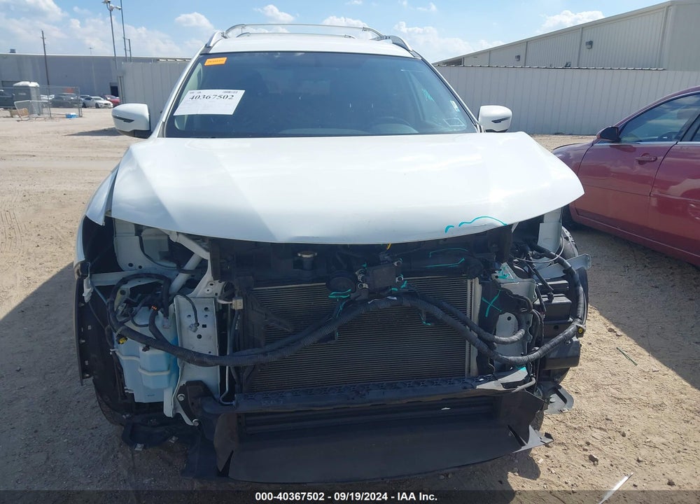 2018 NISSAN ROGUE SV VIN: KNMAT2MV8JP527662