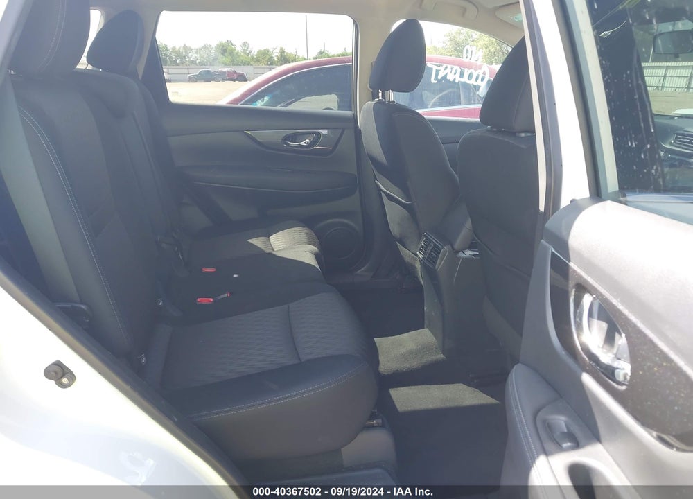2018 NISSAN ROGUE SV VIN: KNMAT2MV8JP527662