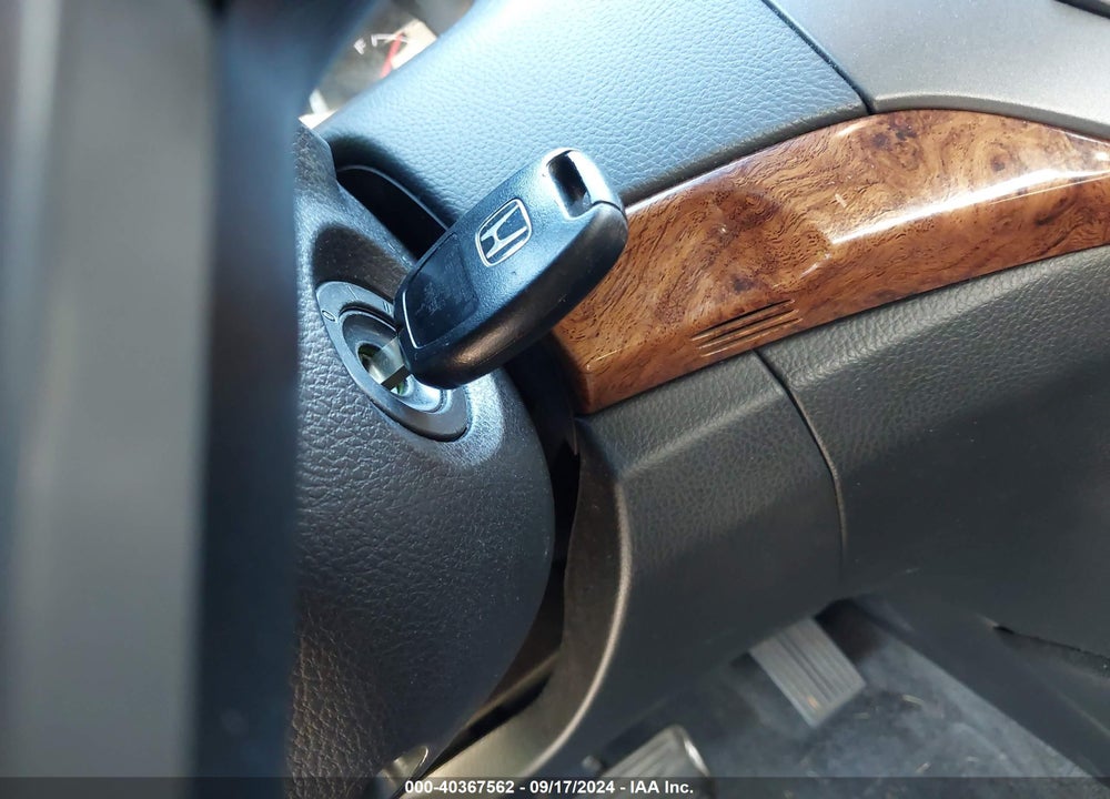 2011 HONDA ACCORD 3.5 EX-L VIN: 1HGCP3F82BA001379