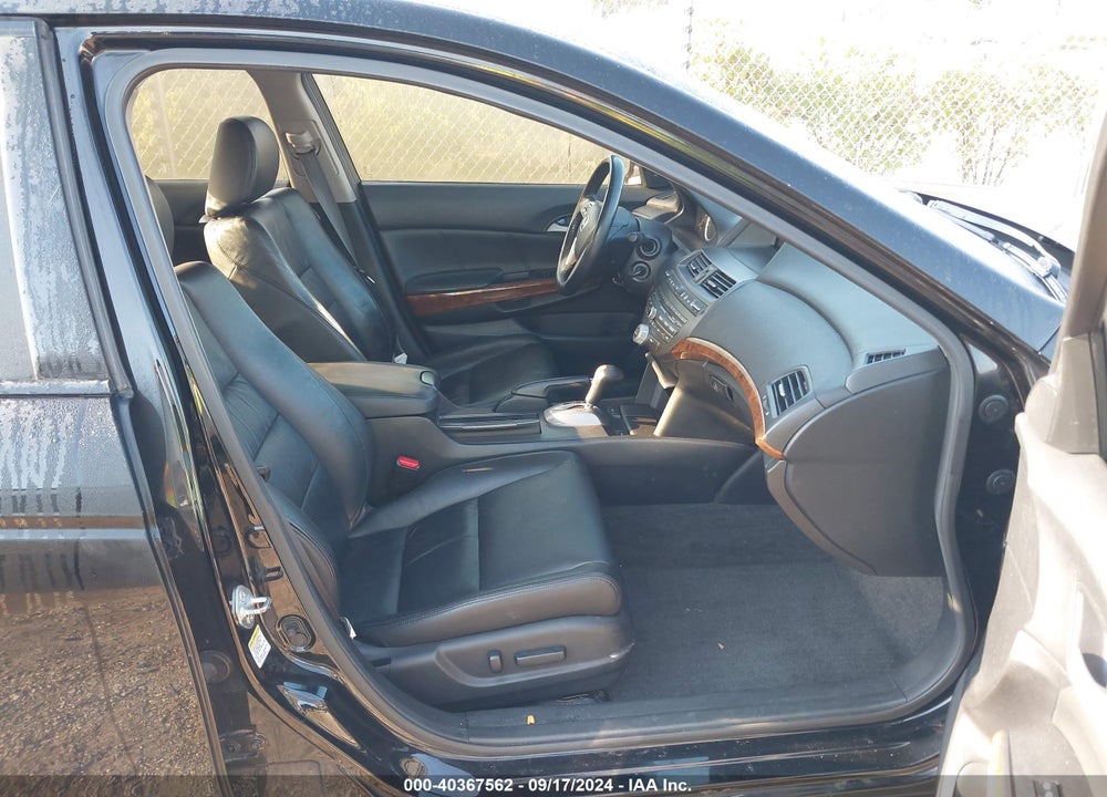 2011 HONDA ACCORD 3.5 EX-L VIN: 1HGCP3F82BA001379