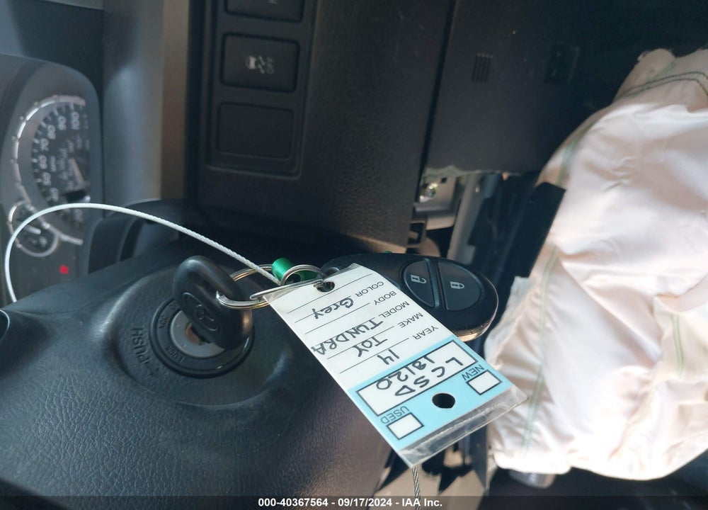 2014 TOYOTA TUNDRA SR5 5.7L V8 VIN: 5TFDW5F1XEX350795