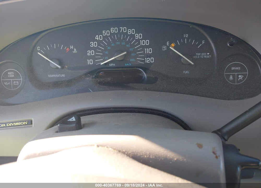 2002 BUICK CENTURY CUSTOM VIN: 2G4WS52J721131047