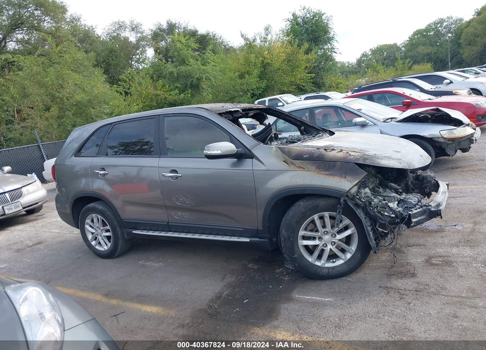2014 KIA SORENTO LX VIN: 5XYKT3A66EG426412