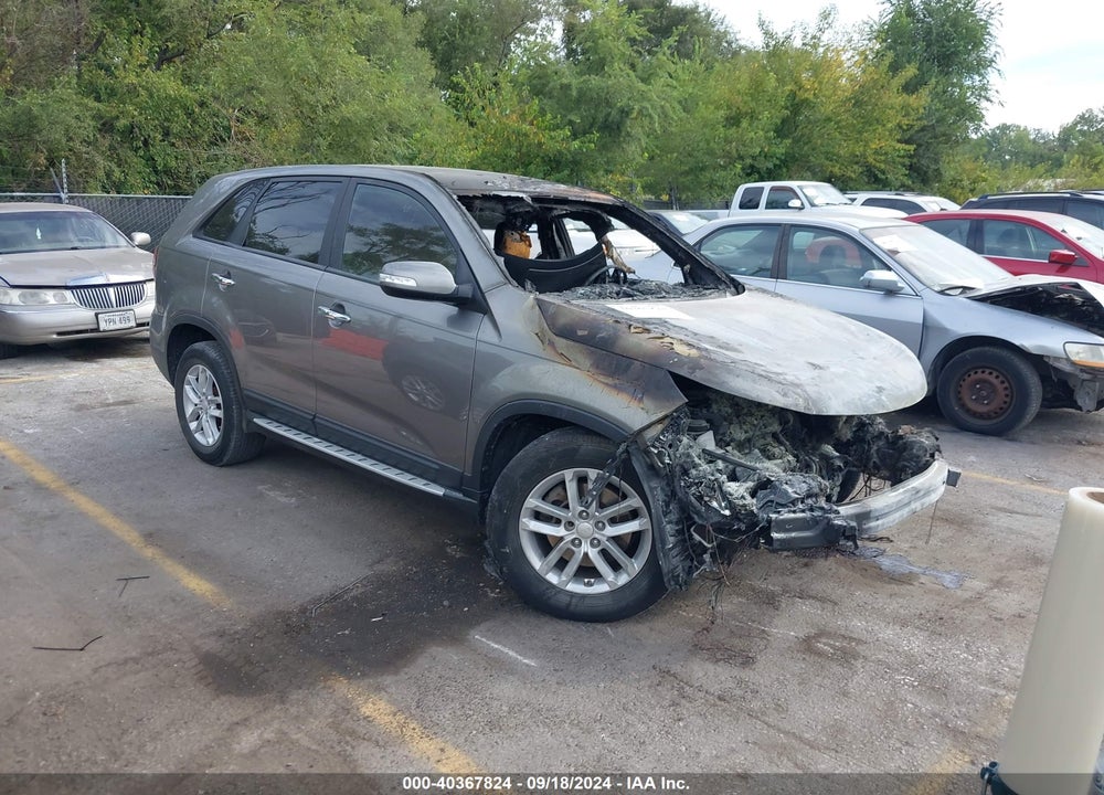 2014 KIA SORENTO LX VIN: 5XYKT3A66EG426412