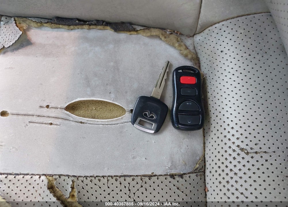2003 INFINITI G35 BASE W/LEATHER VIN: JNKCV54E33M201789