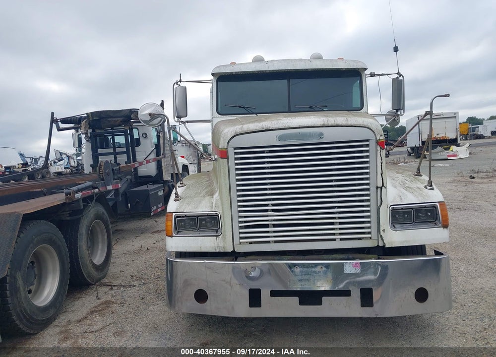 2000 FREIGHTLINER CONVENTIONAL FLD120 VIN: 1FUYDSEB8YLF41235