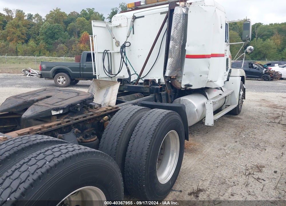 2000 FREIGHTLINER CONVENTIONAL FLD120 VIN: 1FUYDSEB8YLF41235