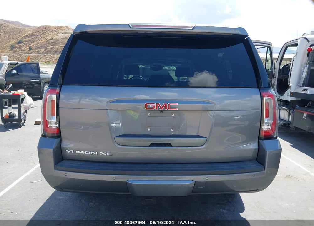 2018 GMC YUKON XL SLT VIN: 1GKS1GKC4JR397686