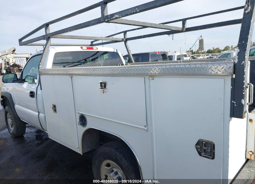 2007 CHEVROLET SILVERADO 2500HD CLASSIC WORK TRUCK VIN: 1GCHC24U27E116235