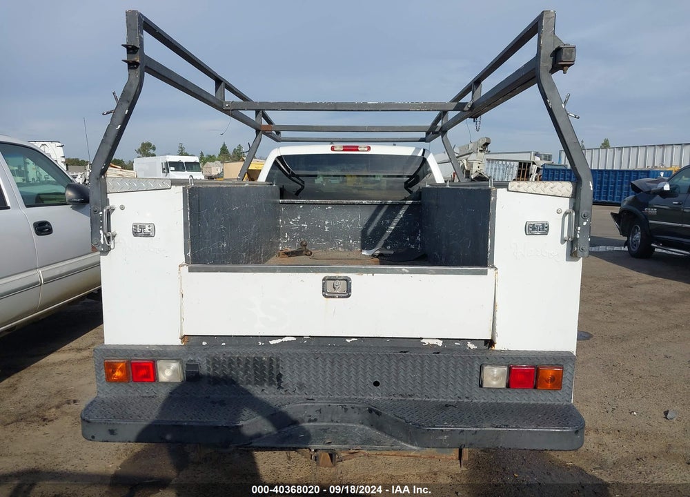 2007 CHEVROLET SILVERADO 2500HD CLASSIC WORK TRUCK VIN: 1GCHC24U27E116235