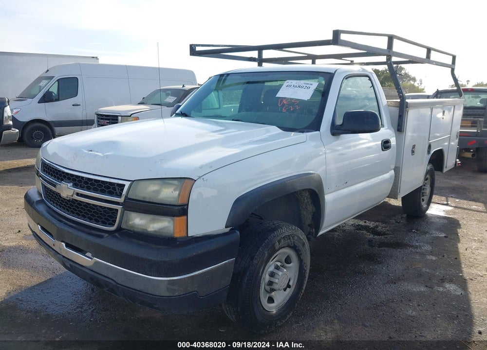 2007 CHEVROLET SILVERADO 2500HD CLASSIC WORK TRUCK VIN: 1GCHC24U27E116235
